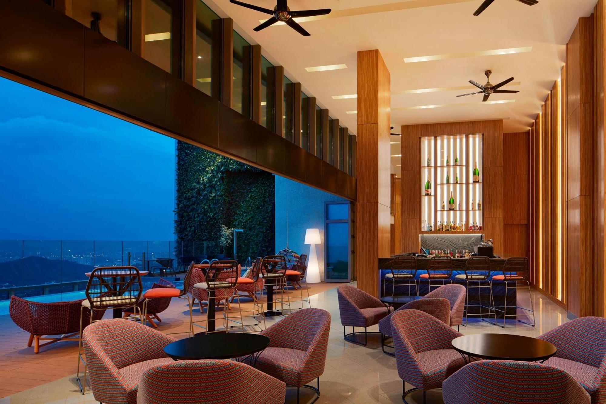 Sheraton Petaling Jaya Hotel Exterior photo The Bar