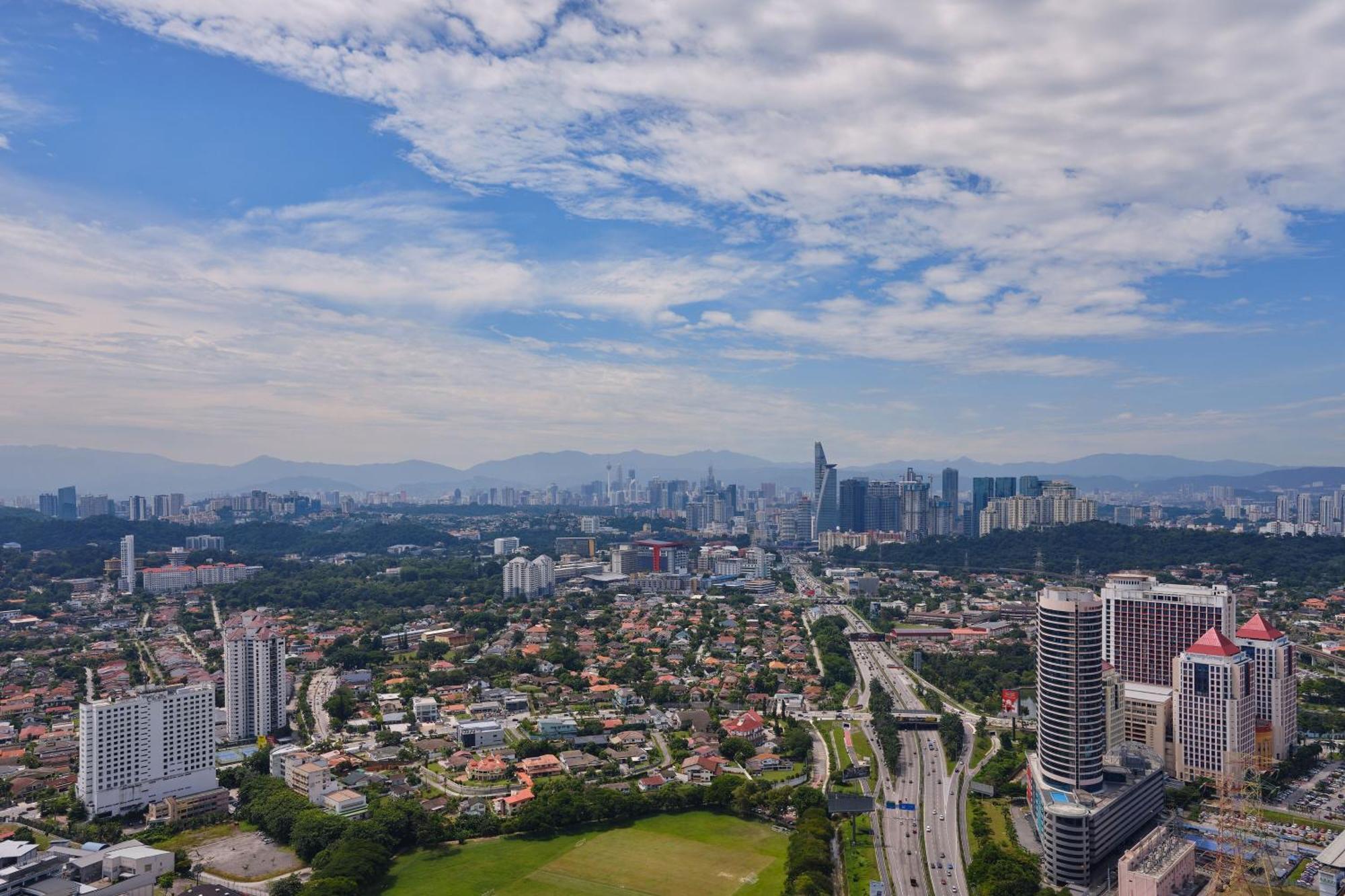 Sheraton Petaling Jaya Hotel Exterior photo Aerial view of Markham