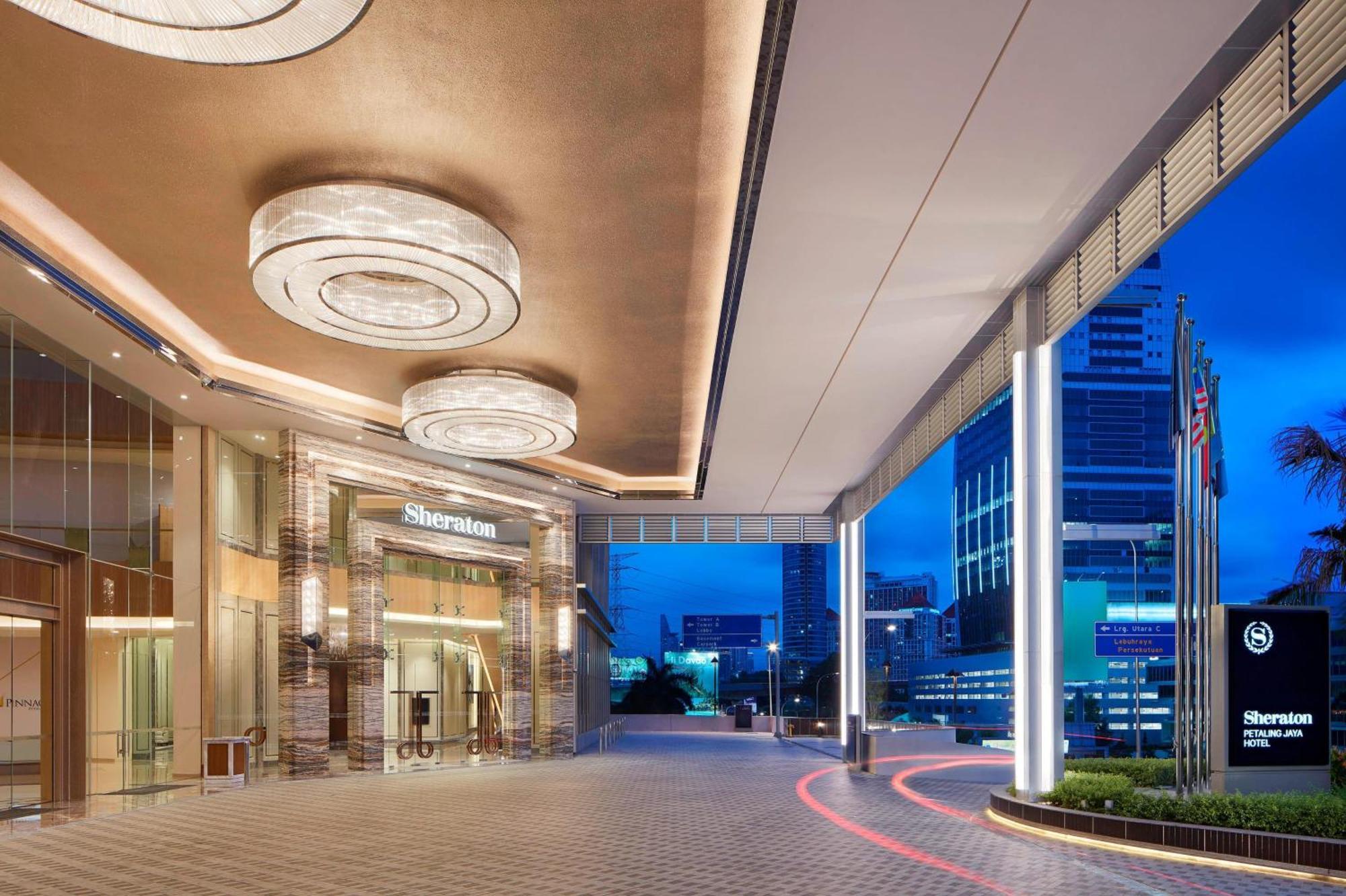 Sheraton Petaling Jaya Hotel Exterior photo Entrance