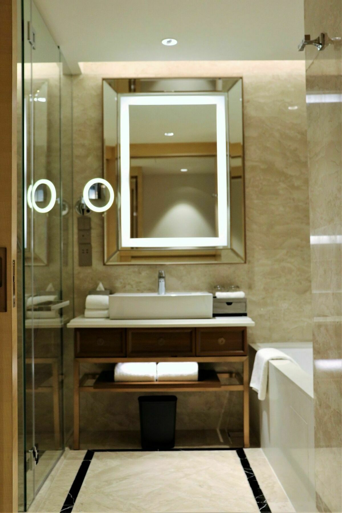 Sheraton Petaling Jaya Hotel Exterior photo Bathroom vanity